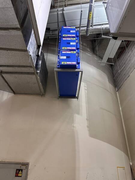 Filter bank connected into a duct riser