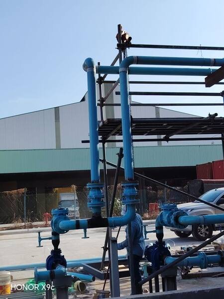External pipe rack with valves and pump connections